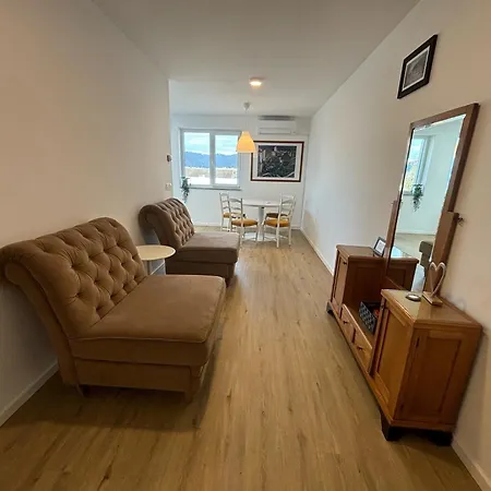 شقة Apartmaji Cepon